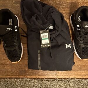 Bundle pack under amour hoodie / under amour sneakers